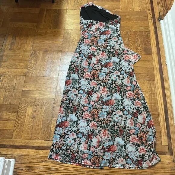 One Shoulder Floral Bodycon Maxi Dress - Picture 2 of 3